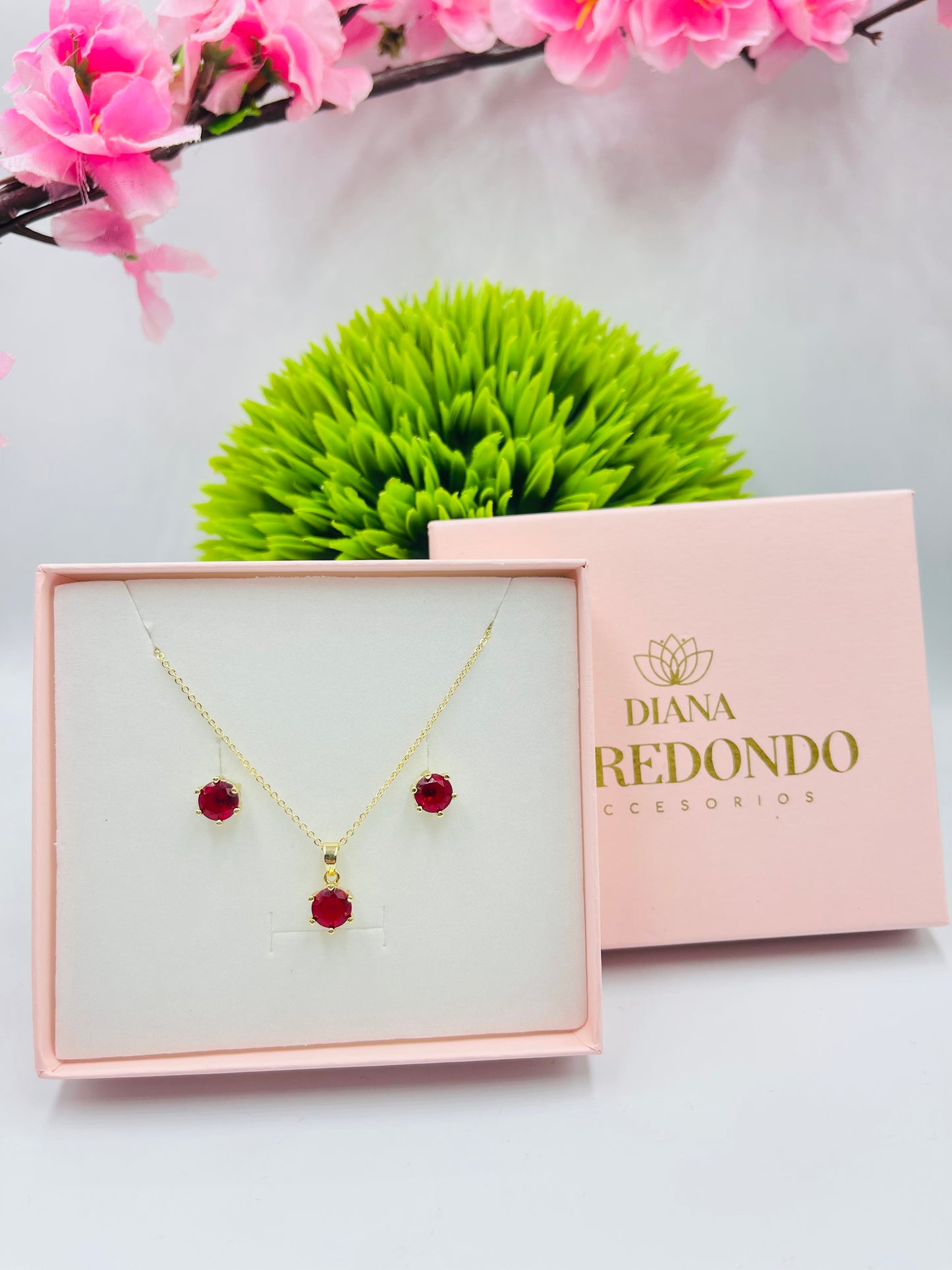 SET CADENA CON ARETES CRISTAL ROJO